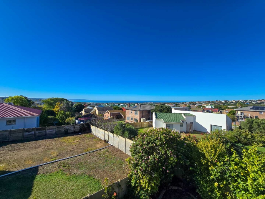 4 Bedroom Property for Sale in Stilbaai Wes Western Cape